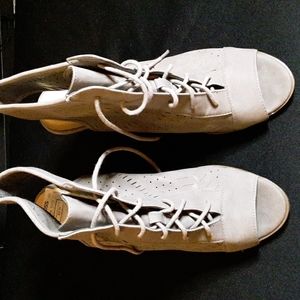 Jasmin ankle booties